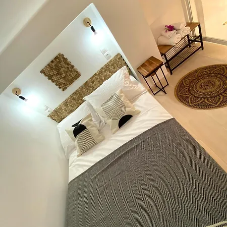 Babatseratsi Skyrian 1 3* Skyros