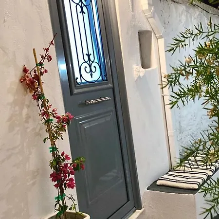 Babatseratsi Skyrian 1 Skyros